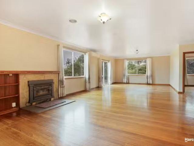 Cozy 852 Murchison Highway, ELLIOTT, TAS 7325 House for Rent