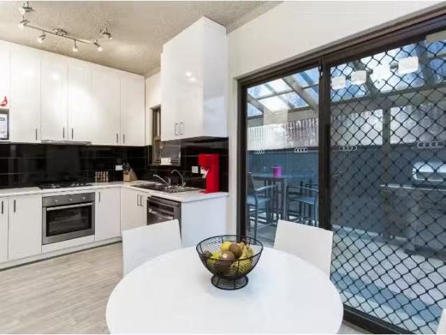 Just in! 8/6 Devon Street North, Goodwood Apartment for rent.