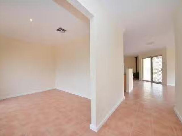 Nice 87 Benenden Avenue, Butler, WA 6036