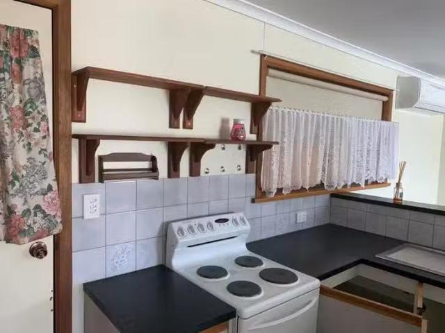 Cozy 80 Park Terrace, Quorn, SA 5433