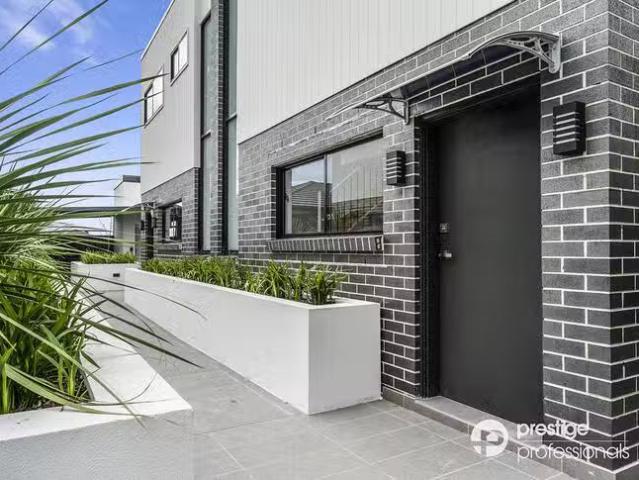 Nice 8/142 144 Nuwarra Road, Moorebank, NSW 2170