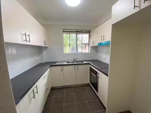 Charming 8/24 Caroline Street, Westmead, NSW 2145
