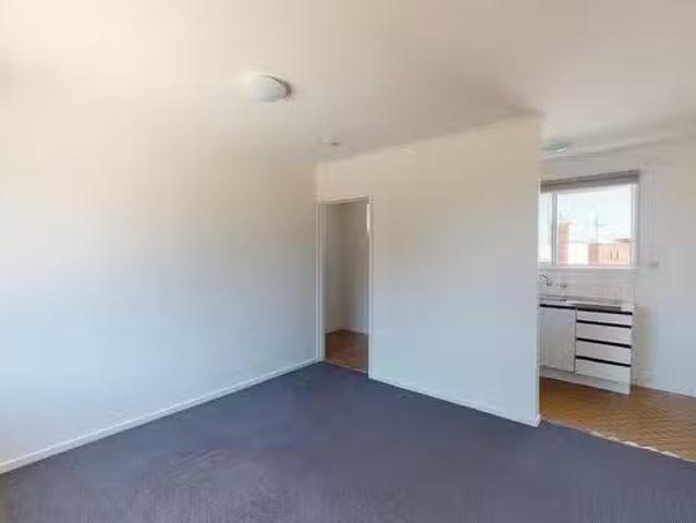 Rental! 8/26 Normanby Avenue, Thornbury, VIC 3071