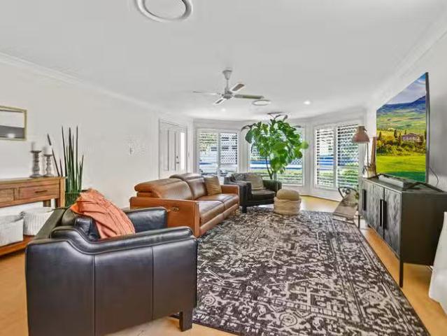 Rental! 82 Taylor Avenue, Golden Beach, QLD 4551
