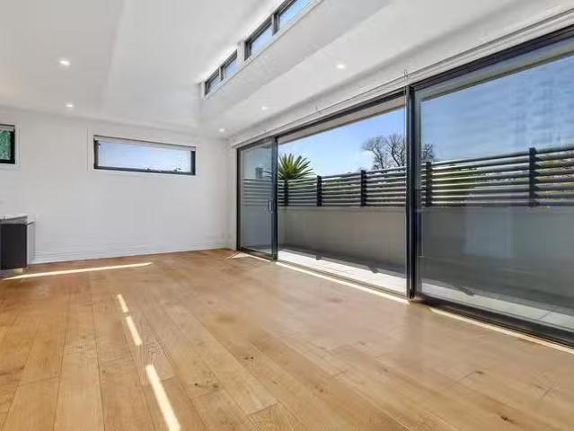 Cheap 8/301 Saint Kilda Street, Brighton, VIC 3186