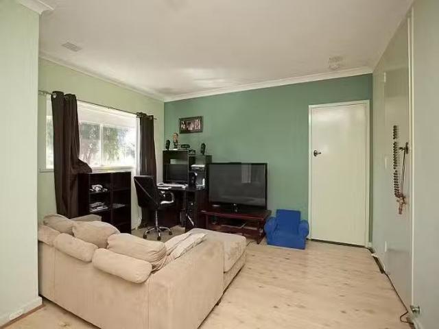 Cozy 8/30 Jennings Way, Lockridge, WA 6054