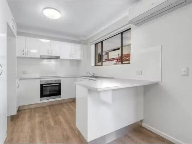 Unique 8/31 Chasely Street, AUCHENFLOWER Apartment for rent L.