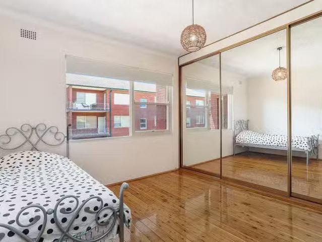 Cheap 8/37 39 Banks Street, Monterey, NSW 2217