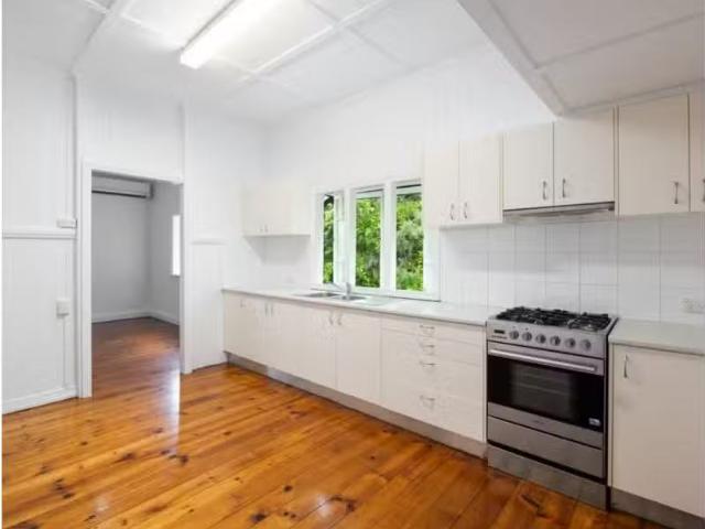 For Rent! 83 Beck Street, Paddington House for rent Listed by.