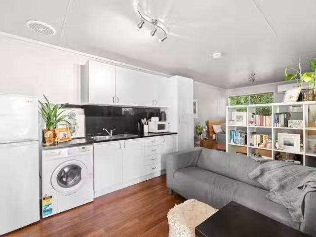 Charming 83a Mabel Street, OXLEY, QLD 4075 House for Rent