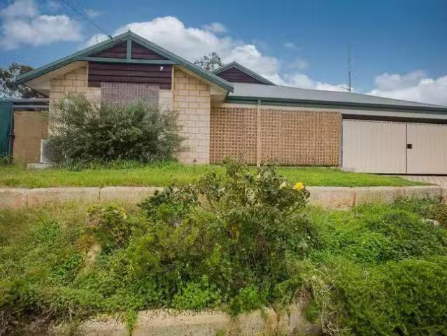 Just in! 8 Agett Way, Northam, WA 6401