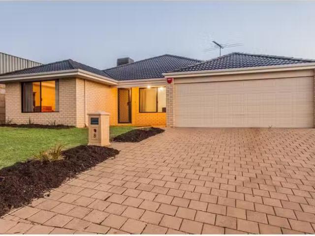 Cheap 8 Dalrymple Drive, Leda, WA 6170