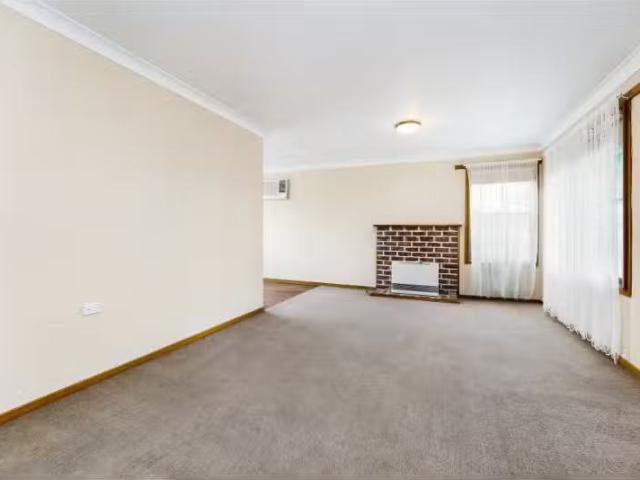 Just in! 8 Ennis Avenue, NEW BERRIMA House for rent Listed by.