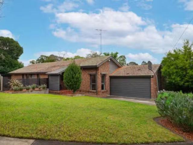 Cheap 8 Everglade Court, Viewbank VIC 3084 House For Lease