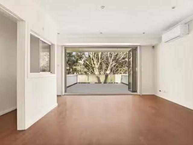 Unique 8 Henderson Road, Alexandria NSW 2015