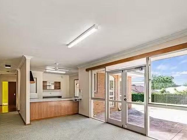Cozy 8 Luff Crescent, Attadale, WA 6156