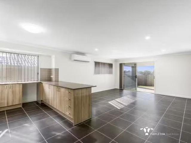 Deal! 8 Maurie Pears Crescent, Pimpama, QLD 4209
