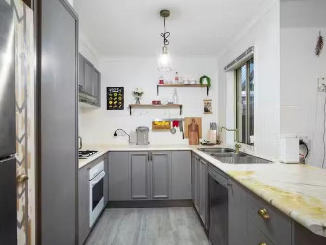 For Rent! 8 Seaside Close, Seabrook VIC 3028