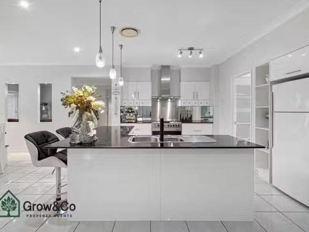 Just in! 8 Seawind Road, Coomera, QLD 4209