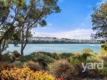 Nice 8 Phyllis Street, North Fremantle, WA 6159