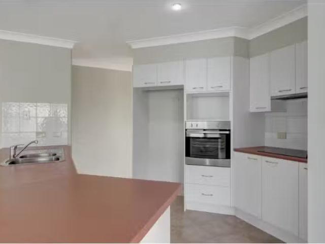 Just in! 8 Reef Close, Port Macquarie House for rent Listed b.