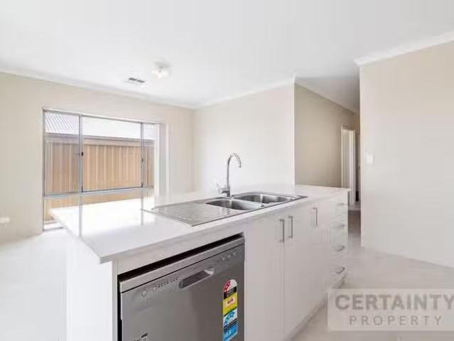 Rental! 8B Barr Way, Two Rocks, WA 6037