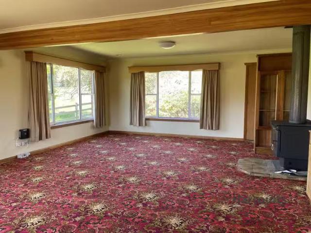 Just in! 978 Gunns Plains Road, GUNNS PLAINS, TAS 7315 House.