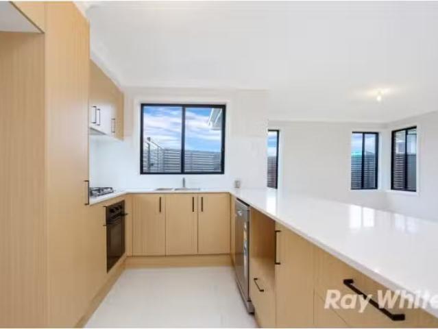 Cheap 98 Nelson Road, BOX HILL House for rent Listed by Sharn.
