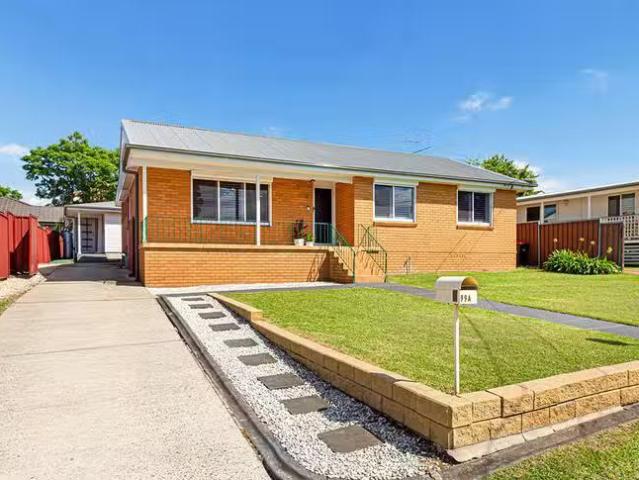 Unique 99 College Street, Cambridge Park, NSW 2747