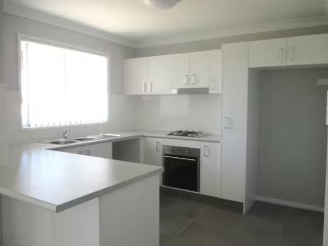 Nice 99A Ocean Beach Road, Woy Woy House for rent Listed by I.