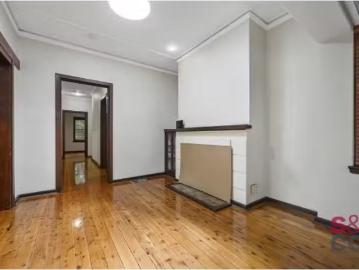 Cheap 90 Canberra Avenue, Griffith House for rent Listed by L.