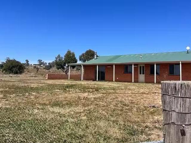 Rental! 913 Gullies Road, Moonbah, NSW 2627