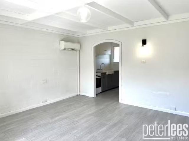 Cheap 9/10 Chant St, East Launceston House for rent Listed by.