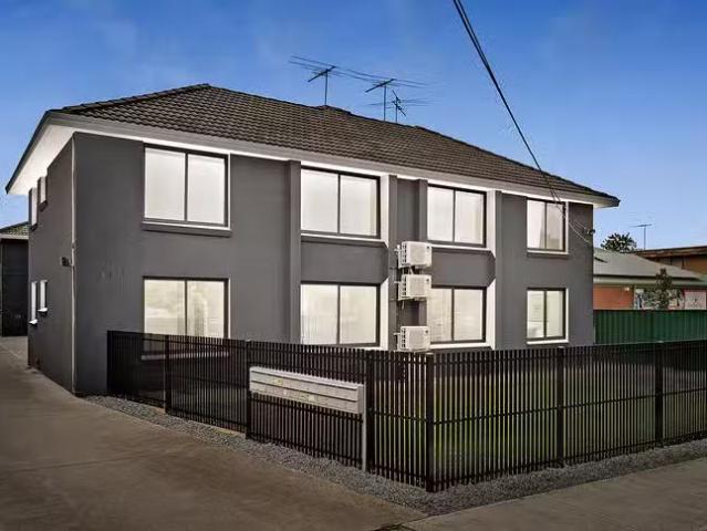 Cheap 9/10 Empire Street, Footscray, VIC 3011