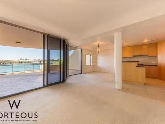 Cozy 9/1 Riverside Road, East Fremantle, WA 6158