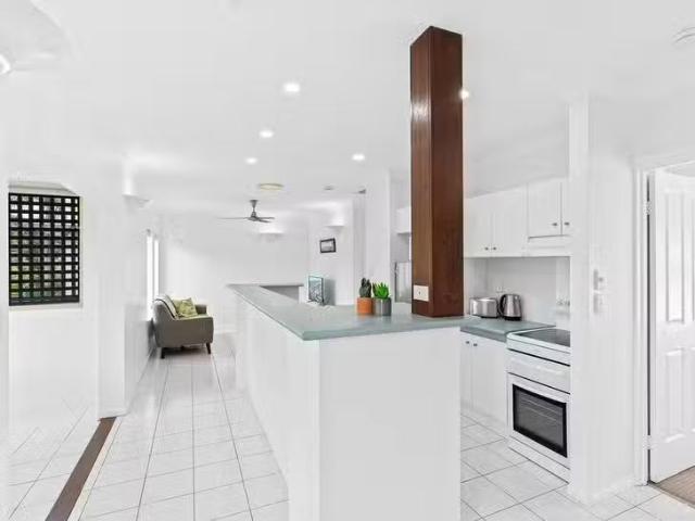 Charming 9/28 Springfield Crescent, Manoora, QLD 4870