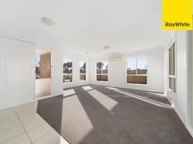 Nice 92 Ayrton Street, Gungahlin, ACT 2912