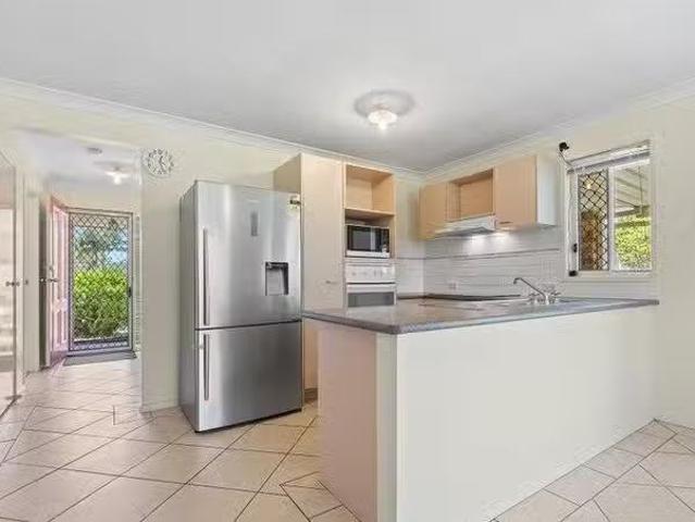 New 9 Cougers Court, Regents Park, QLD 4118