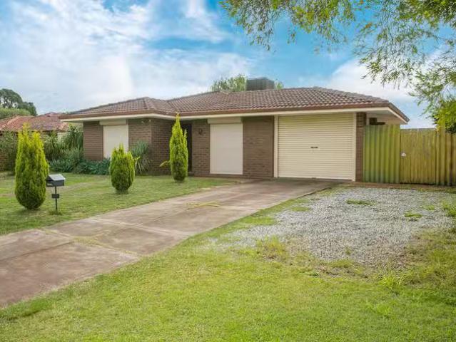 Just in! 9 Chester Place, Beechboro, WA 6063