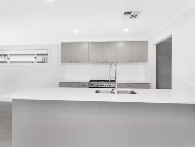 Cozy 9 Curlew Street, Wongawilli, NSW 2530 House for Rent