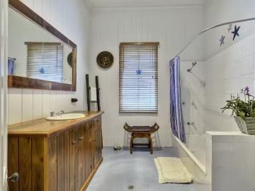 Nice 9 Blaxland Street, Milton House for rent Listed by Jeff.