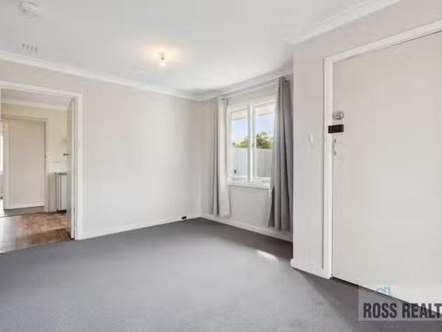 Nice 9 Golders Way, Girrawheen, WA 6064