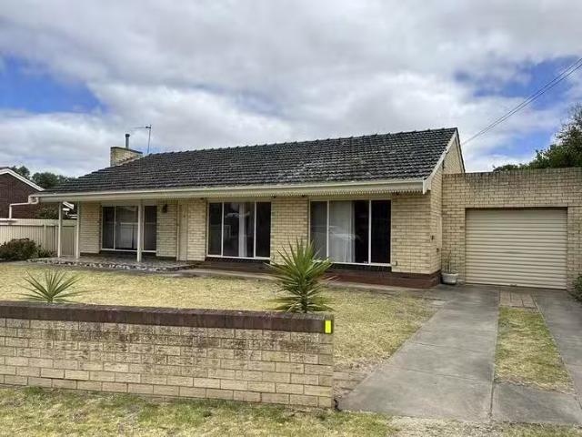 Charming 9 Gibson Avenue, Victor Harbor, SA 5211