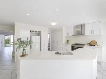 Unique 9 Ebbtide Avenue, Caves Beach House for rent Listed by.