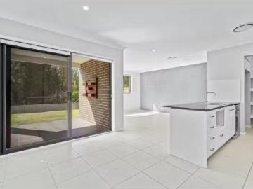 Cheap 9 Eleanor Close, Hamlyn Terrace House for rent Listed b.
