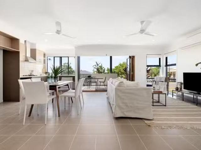 Cheap 9 Hookes Terrace, SPRINGFIELD LAKES, QLD 4300 House fo.