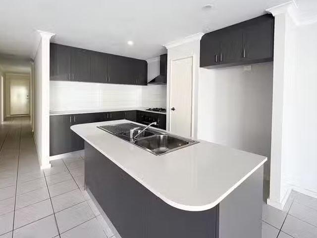 Unique 9 Lazuli Rise, Wellard, WA 6170