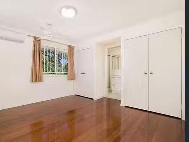 For Rent! 9 Marla Street, Robertson, QLD 4109