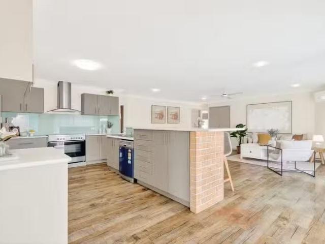 Rental! 9 Newbury Crescent, Lawnton, QLD 4501 House for Rent