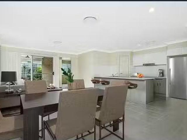 Cheap 9 Riley Peter Place, Cleveland, QLD 4163